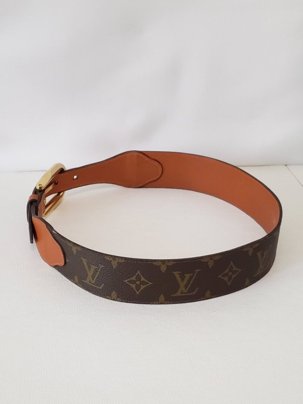 Louis Vuitton Authentic Vintage Waist Belt Size 26 Saks Fifth Avenue Exclusive